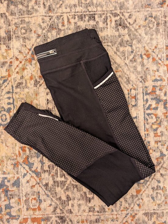 Athleta Pants - Athleta Pocket Dot Be Free Tights / Leggings